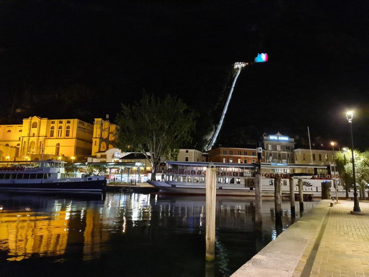 Infinite Blue Apartment Riva del Garda Luaran gambar