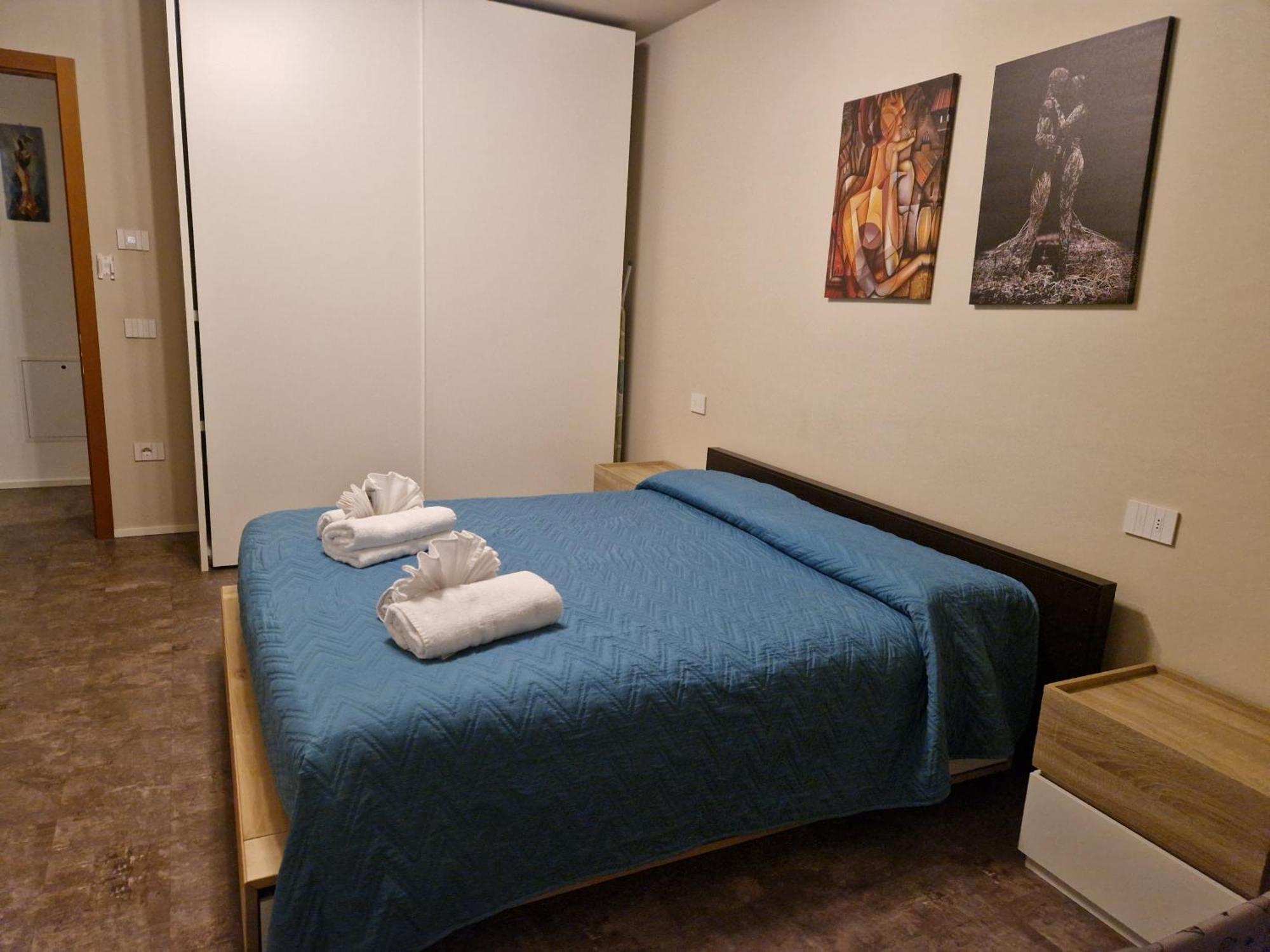 Infinite Blue Apartment Riva del Garda Bilik gambar